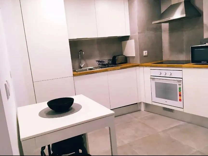 Modern Central Studio B Chiado Лиссабон 0*,  Португалия